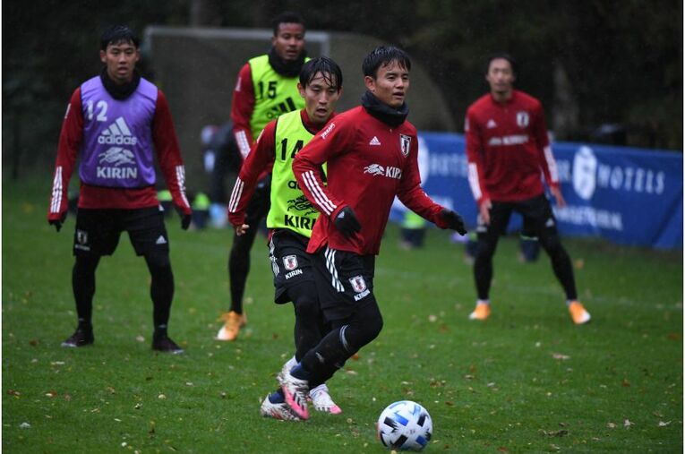 連係不足は“想定内” 19歳久保建英が森保Jで見せた「身体能力差を埋める」クレバーな技術(12) ／ photograph by JFA