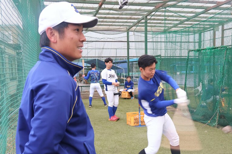 今年1月から鹿児島城西高の監督に就任した道端俊輔。智弁和歌山高時代は名将・高嶋仁監督の下で5度の甲子園出場を果たした ／ photograph by Fumi Sawai