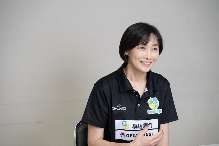 インタビューに答える斎藤さん