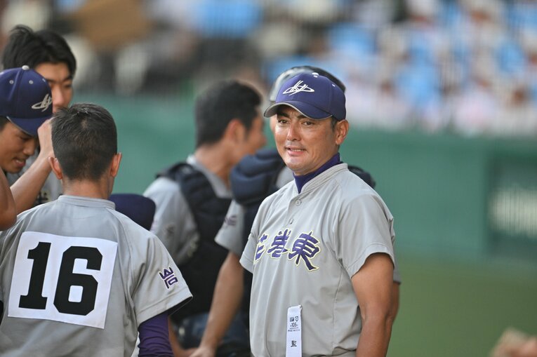 佐々木監督は試合中、目に熱いものが　©Hideki Sugiyama