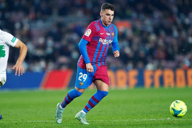 久保建英vsバルサがW杯イヤーのリーガ初戦… 年末の試合で見た「タケの身体の進化」と新星たちの奮起〈撮影者の視点〉(15)