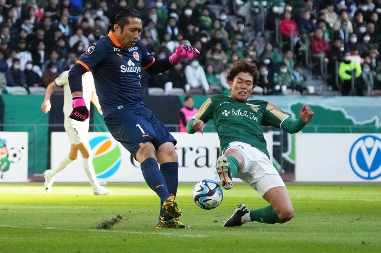 大久保択生にプレッシャーをかける染野唯月　©Masashi Hara