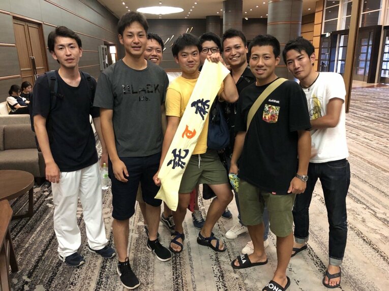 大竹耕太郎の登板試合、応援に駆けつけた託麻中の同級生たち　　写真：林竜也さん提供