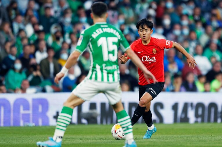 森保監督が久保建英をスペインまで見に来たのに…45分で交代　カメラマンが「終盤までいれば」と心残りを感じた理由(25)