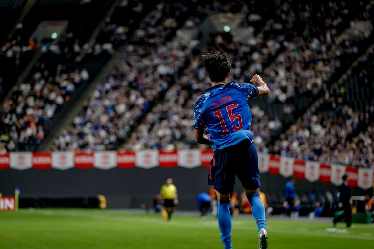 パラグアイ戦でゴールを決めた三笘薫　©Kiichi Matsumoto/JMPA