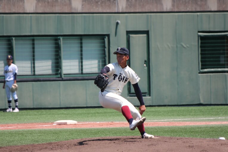 久しぶりの公式戦登板となった東海大仰星戦は6回2失点だったエースの前田　©Fumi Sawai