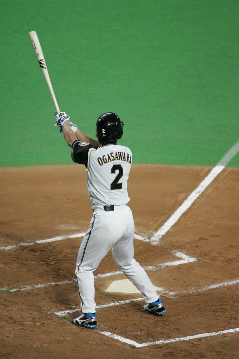 日本ハム・小笠原道大のフルスイング（1枚目／全4枚）©Hideki Sugiyama