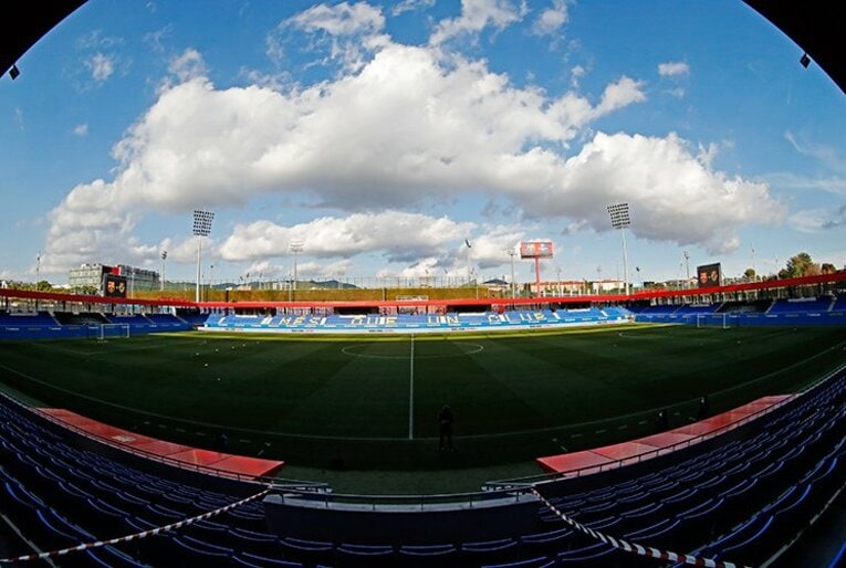 安部裕葵、大ケガから復活＆バルサBの9番に！ 最新プレーとマシア、イニエスタの壁画など貴重写真(4)