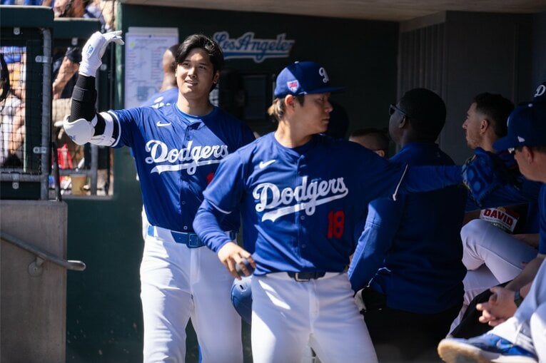 大谷さん、由伸の後ろで……　©Nanae Suzuki