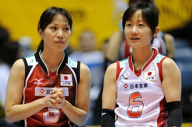 長らく日本代表を牽引したセッター竹下佳江とリベロ佐野優子（写真は2010年世界バレー） ／ photograph by AZUL/AFLO