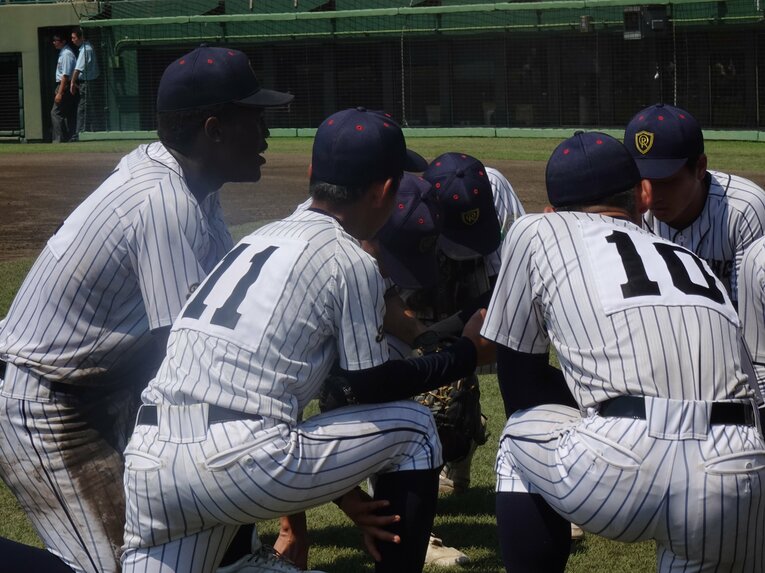 グシャッ「衝撃の破裂音」第1シード・作新学院戦でも打った…エミールの現地写真　©Yuji Yanagawa