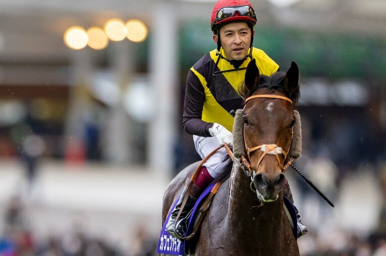 今年最初のGI・フェブラリーステークスにて連覇を達成したカフェファラオと、ケガから復帰した福永祐一 ／ photograph by Photostud