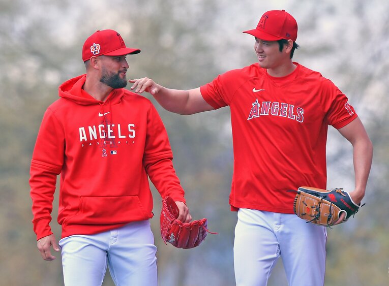 エンゼルスでは同じ先発投手陣として仲の良い大谷とサンドバル　©JIJI PRESS