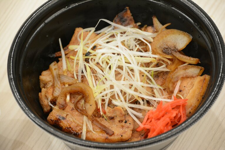 潜入した試食会の様子　©Carlos Yabuki