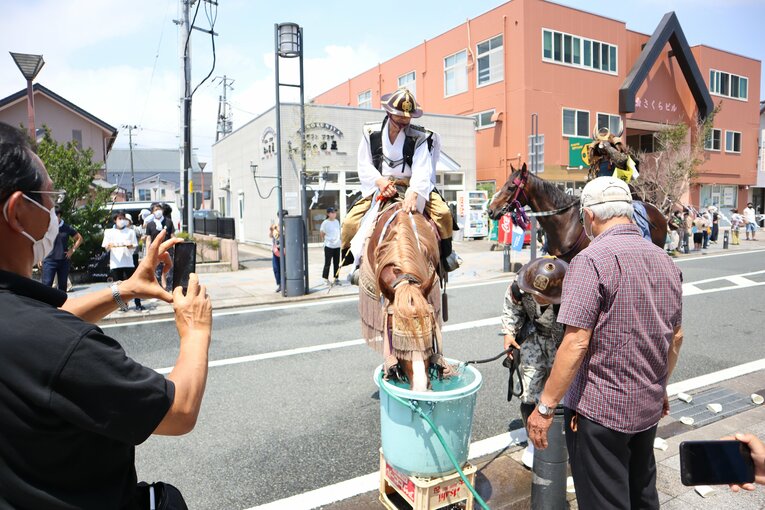 「種牡馬になれる牡馬は5%」では“なれなかった”競走馬はどうなる？ スターホースだらけの相馬野馬追、武豊騎乗でGIを勝ったアノ馬も(7)