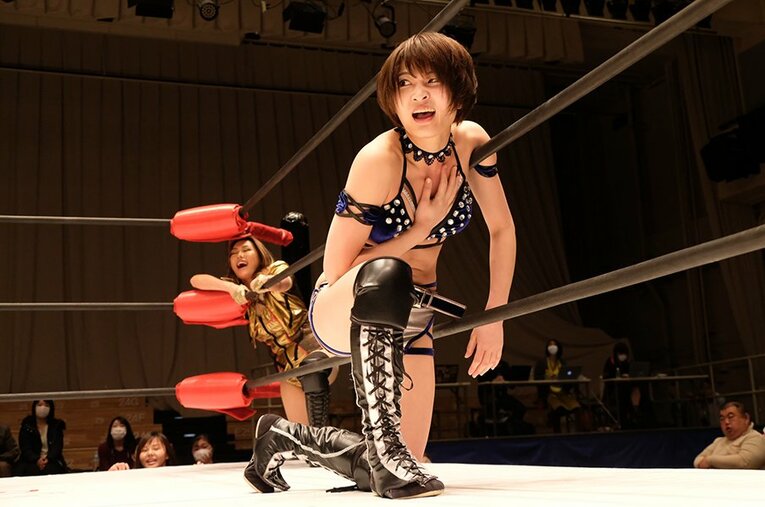 今年からフリーになりスター街道まっしぐら！　のはずが、新型コロナ禍で試合が大幅に減ってしまった安納サオリ。その胸中は……。 ／ photograph by Norihiro Hashimoto