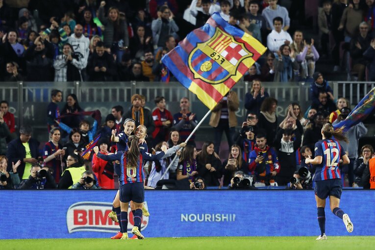 W杯ブラジル戦のウラで「バルサ女子がカンプノウで4万6967人」盛況なワケ… メッシ後に君臨する“女王”、熊谷紗希が見せた悔しさ(29)