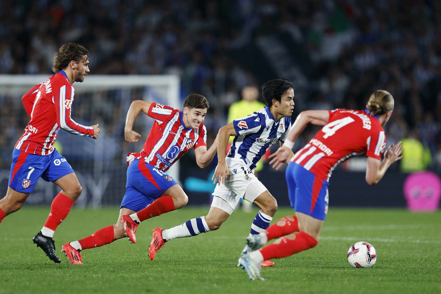 久保へのマークは次第に厳しさを増していった