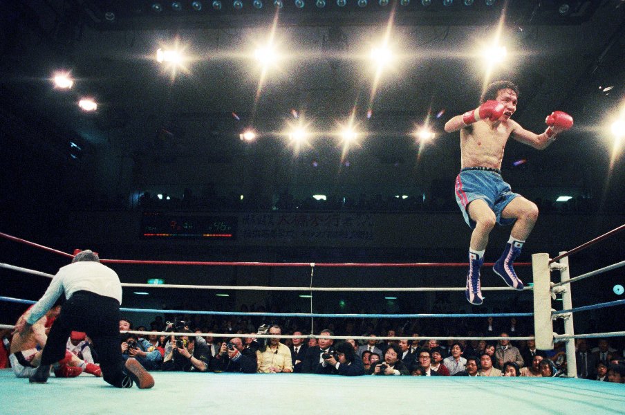 大橋秀行の左ボディで王者が転げ回り…「一番強いヤツと闘いたい」日本ボクシング界の救世主が“最強の挑戦者”リカルド・ロペスを選んだ理由＜Number Web＞ photograph by KYODO