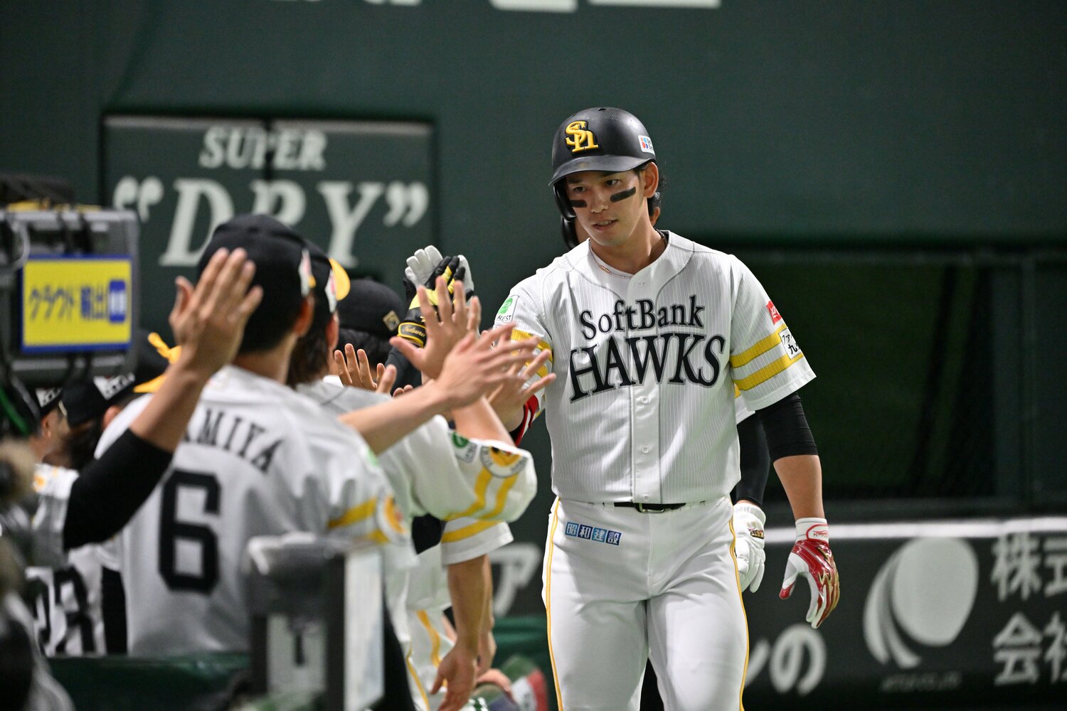 首位独走中のソフトバンク ©Hideki Sugiyama