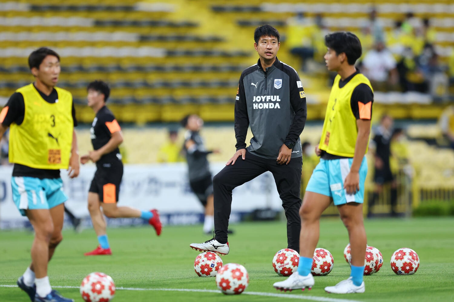 昨シーズン、筑波大学でヘッドコーチを務めていた平山相太　©︎Naoki Morita/AFLO SPORT