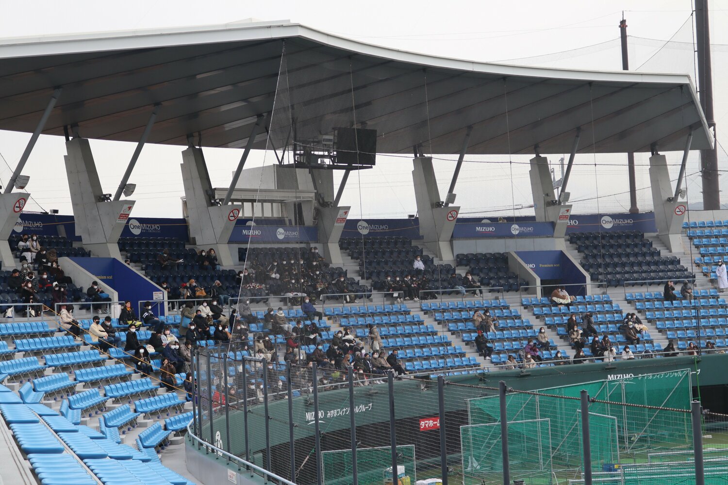 座る場所が指定された観客席　©Kou Hiroo