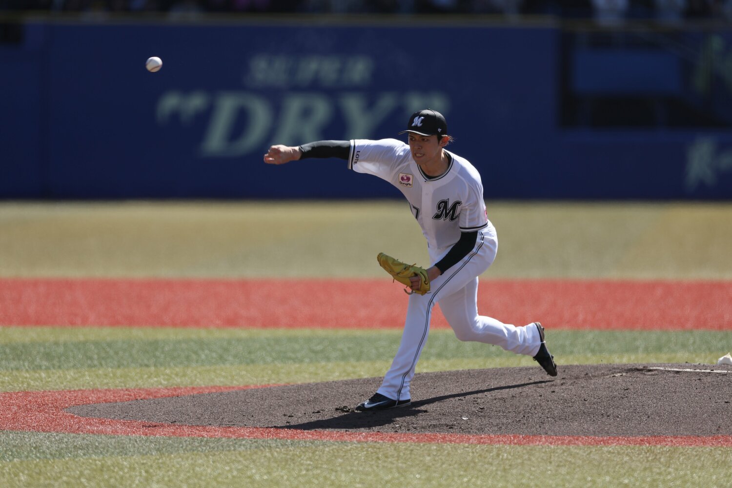 試行錯誤しながらシーズンへ万全の準備を重ねた佐々木　©︎Chiba Lotte Marines