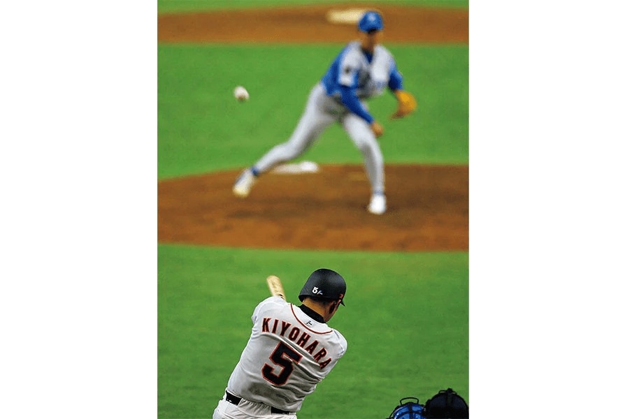 2002年日本シリーズ。松坂大輔からホームランを放った清原 ©Hideki Sugiyama