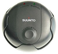 腕やバックパックに装着、GPS信号を受信し、距離・速度を計測する。ランニング時の速度計測だけでなく、カヌーやヨットなどのアウトドアスポーツにも対応する。1万9800円