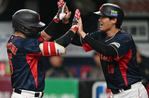 【人気】大谷翔平はなぜ“選手たちから”愛される？「ベンチのノリノリな姿」でヌートバー＆村上とも打ち解けた…仲間の証言「一緒にいると楽しい」