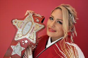 「ヤツはド変態ですよ（笑）」スターダム新女王・ジュリアは“妹”との初防衛戦に何を思う？「心にぶっ刺さる戦いを」《新春特別グラビア》