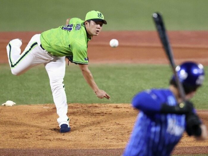 「二軍で終わるんじゃねぇ」阪神戦力外→独立リーグ→ヤクルト、歳内宏明を支える“恩師との電話”＜Number Web＞ photograph by KYODO