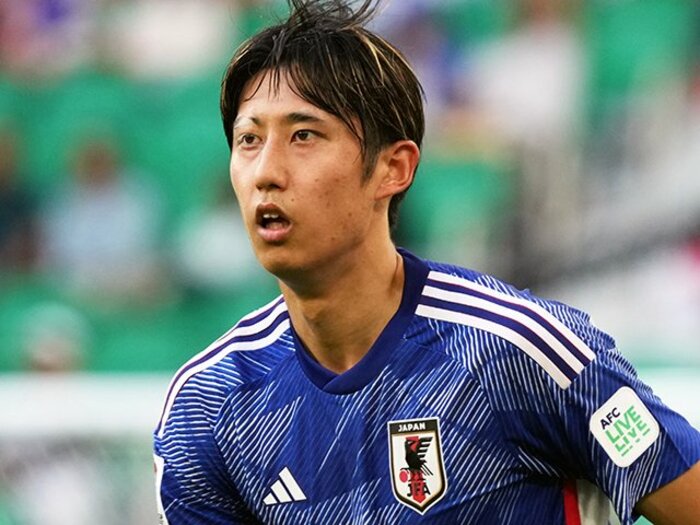 ネット酷評→本田圭佑フォロー騒動のW杯から1年、ドイツ全SBで4位“伊藤洋輝ロール”が旬なワケ「前半は守田（英正）くん。後半は逆に…」＜Number Web＞ photograph by Etsuo Hara/Getty Images