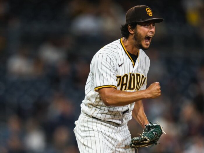 ダルビッシュの快投と混戦のナ・リーグ西地区。大補強パドレスと穴馬ジャイアンツの首位争いに本命ドジャースが絡んで温度急上昇＜Number Web＞ photograph by Getty Images