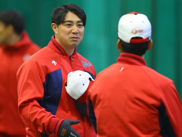もうひとつの「野村再生工場」…カープの若手に経験のすべてを伝える野村祐輔三軍コーチの現役時代になかった充実の日々＜Number Web＞ photograph by Sankei Shimbun