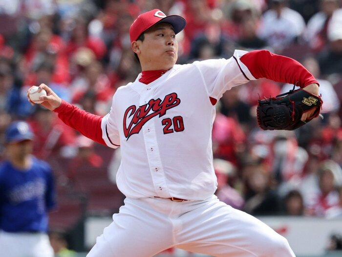 「犬の小便みたいに投げているよ」先発転向のカープ栗林良吏をプロ初先発で“マダックス”に導いた石井弘寿コーチの言葉＜Number Web＞ photograph by JIJI PRESS