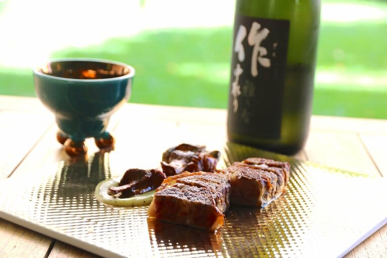 香り高いフルーティな『作』と「和牛とポルチーニ茸のグリル」の相性は抜群。