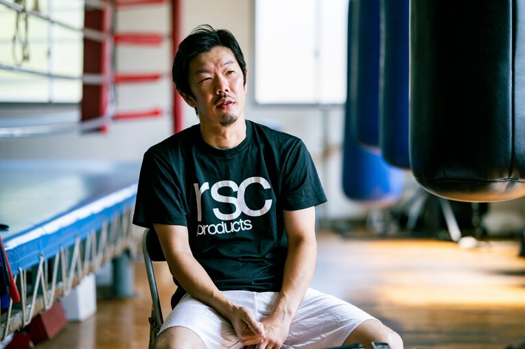 東京大学ボクシング部OBで、卒業後は“弁護士ボクサー”として話題を集めた坂本尚志（44歳）　©︎Nanae Suzuki