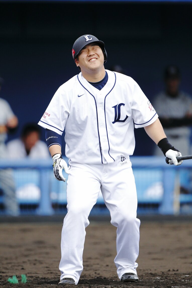 「サンペイ、三振してもいいからさ」“おかわりくん”ブレイク前夜の西武・中村剛也を救った言葉《祝・史上14人目の450本塁打》(60)