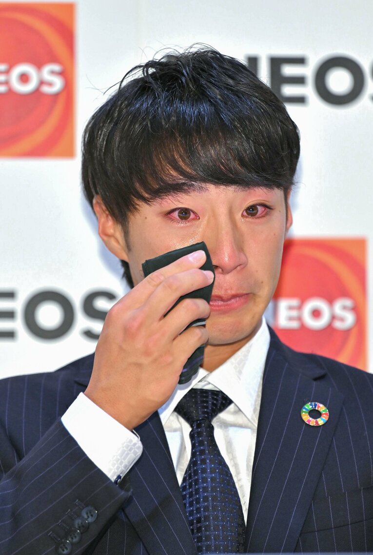 DeNAが1位指名で交渉権を獲得した直後、涙を流した度会隆輝（ENEOS）　©JIJI PRESS