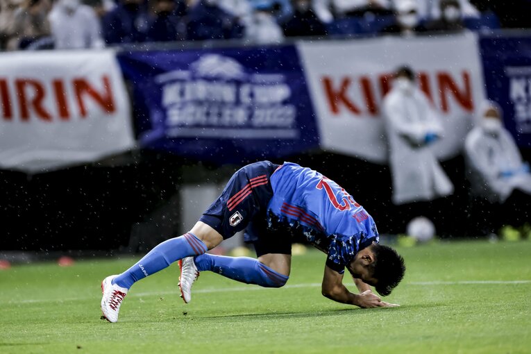 吉田麻也がPKを与えた瞬間　©Kiichi Matsumoto/JMPA