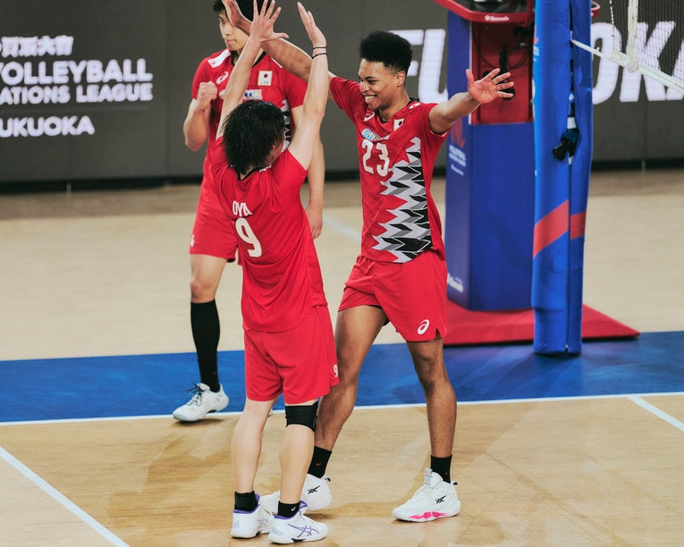 エバデダン ラリー、大宅真樹（VNLポーランド戦）　©︎Yuki Suenaga