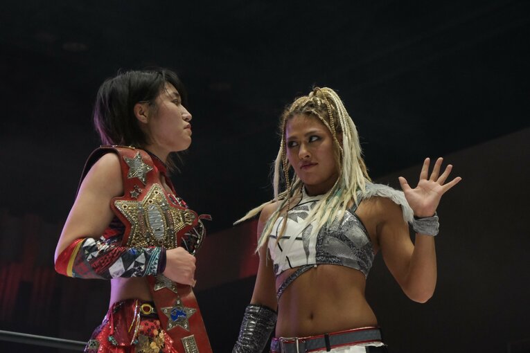 朱里とジュリア、“赤いベルト”戦を前にタッグ解散…スターダムを大きく変える「容赦なし」の対決とドンナ・デル・モンド結成秘話(28)