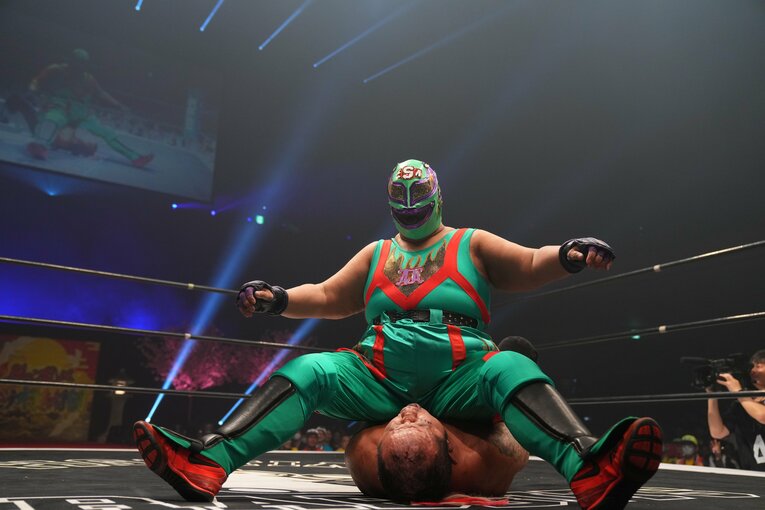 「お前、あの騒動があったのによく来たな」“今のプロレス批判”で炎上した前田日明に、ウナギ・サヤカがモノ申した真意「ぶん殴られようが…」(74)