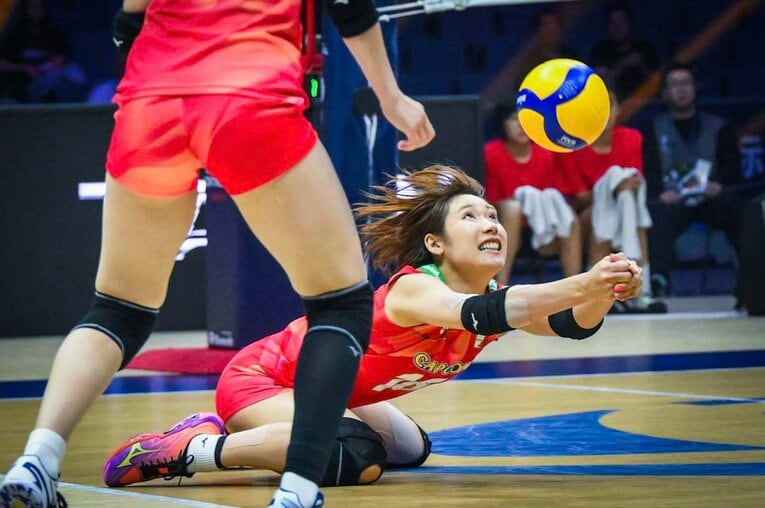 守備力に定評がある鴫原ひなた　©︎Volleyball World