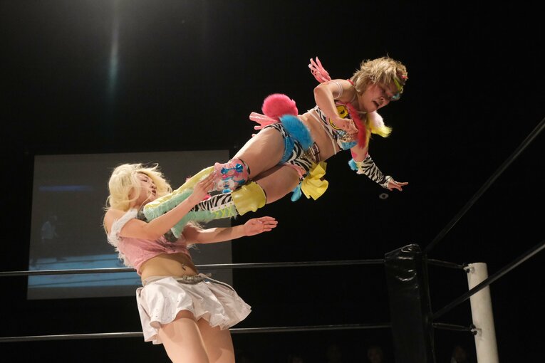 “闘うバービー人形”の急成長…見た目は派手でも練習熱心、Chi Chiをベテラン選手も絶賛「いきなり髪の毛掴んできたからね（笑）」(30)