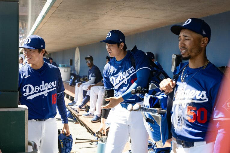 山本由伸、ベッツと　©Nanae Suzuki