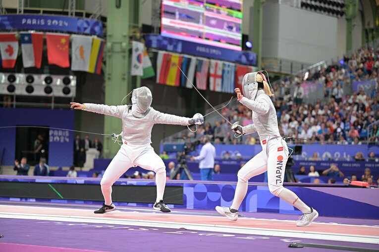 女子サーブル個人3回戦、江村美咲vs.チェ・セビン　©JMPA