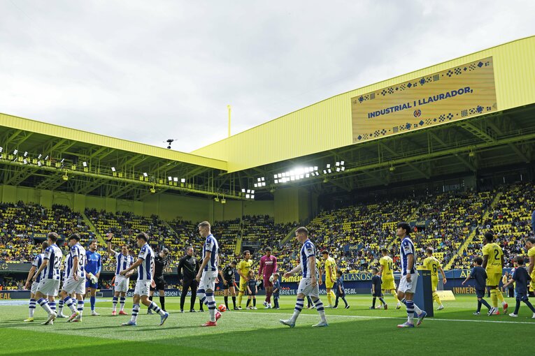 「地獄でした」久保建英がコメント“負けに等しいドロー”語られていない光景…微妙判定に敵地騒然→怒りの古巣監督にタケが《カメラマン激写》(4)