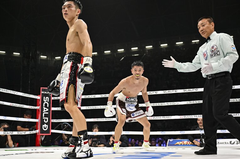 5ランウド終了後にニヤリと笑みを浮かべた中谷「さすがに大振りしすぎちゃったなって」　©︎Hiroaki Finito Yamaguchi